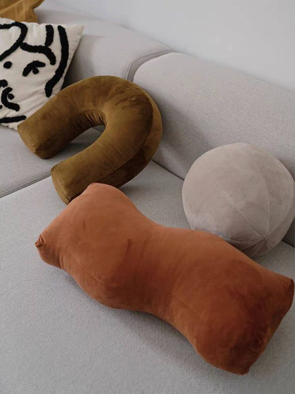 freeform velvvet cushion5